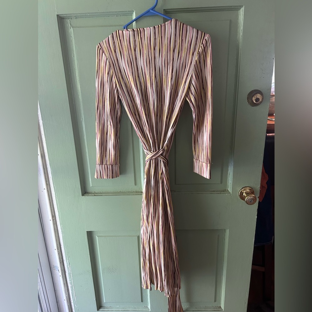 Dvf Wrap Dress - image 7